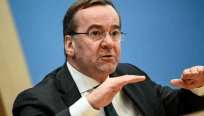 德国防长称该国将向乌克兰提供4000架人工智能无人机