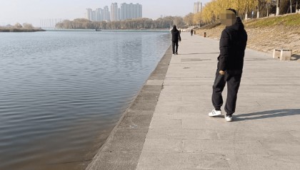 16岁女孩溺亡，家属质疑事发地无栏杆及监控 园方：建议走法律程序