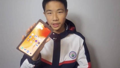 湖北宜昌一高中生自制折叠屏手机，B站浏览量超400万