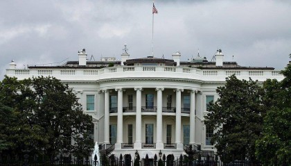 特朗普称即日起停止所有向哥伦比亚的付款