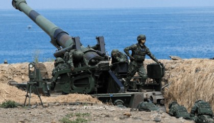 特朗普点名，赖清德低头了，民进党忙着内斗，“限陆令”升级