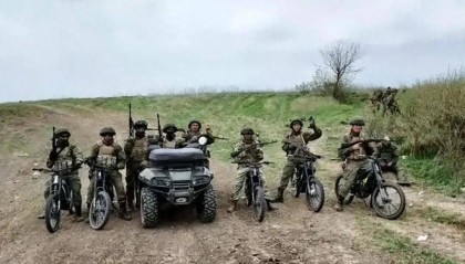 俄军一口气采购20万辆摩托，打造“摩托化步兵”，专门向乌军冲锋