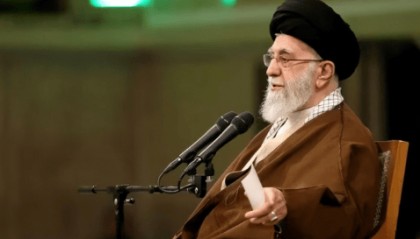 一波接一波！伊朗导弹暴雨狂轰，以色列紧急连线中国，中方把话说透