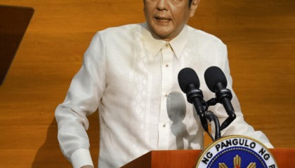 三消息：人民日报敲响钟声！外交部连喊4个“严重”；48架军机升空