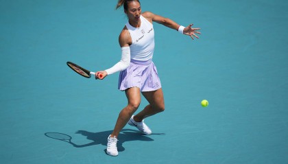 WTA迈阿密站：郑钦文连下七局2-0克鲁格 进八强战萨巴伦卡