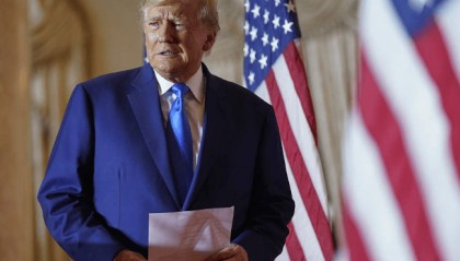 一觉醒来，哈里斯提前出局，特朗普宣布不参加！奥巴马还来帮倒忙