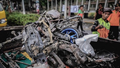 印尼政府同意削减议员福利，但示威者仍将继续抗议