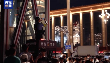 “拍完你的，拍你的，拍完你的，拍你的~”