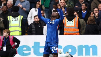 英超-凯塞多世界波埃斯特旺补时绝杀 切尔西2-1利物浦