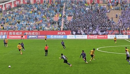 川超南充队6号球员明俊贤因颜值走红：“希望大家更关注球场上的我，以球技赢得掌声”