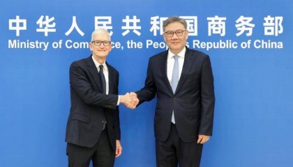 商务部部长王文涛会见苹果公司首席执行官库克