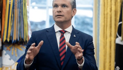 全球美军将领被“召回”只为听防长简短讲话？美政府“关门”在即，将领恐“有去无回”