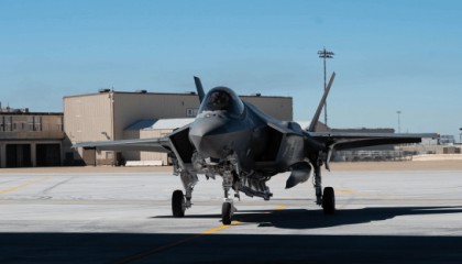 “拉拢特朗普”？英国将自美国购买12架可携带核弹头F-35A战机，实现一个“首次”