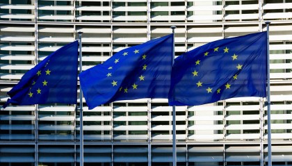 乌外长称乌克兰愿意停火，取决于俄方态度！俄方：近3天向乌发射了近千件导弹和无人机！欧盟批准1500亿欧元贷款项目