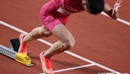 后继有人！广东小将施君豪助中国男子4x100米直通世锦赛