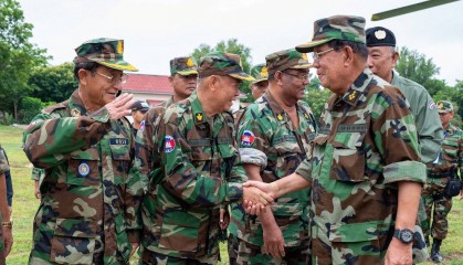 洪森为何主动挑衅泰国？是给儿子挖坑，还是防止柬埔寨倒向美国？