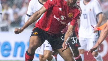 曼联4200万转会奇迹！阿莫林收获意外之财，卡雷拉斯成红魔救星