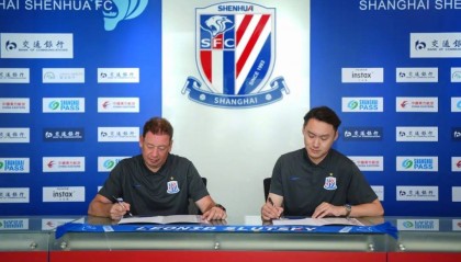 官方：申花与主教练斯卢茨基续约 新合同至2027年底