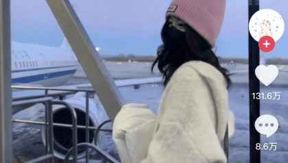 知名女演员病后首度公开露面：双手不灵便、走路变困难