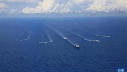 歼-15DH首次上舰！“山东”舰展示全甲板攻击，连续放飞24架？