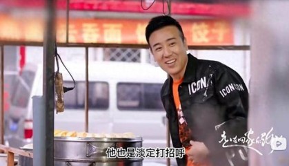 于和伟：3岁丧父，吃姐姐奶水长大，成名后为8个哥哥姐姐买房！