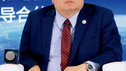 “宇宙第一大所”，现金流告急？