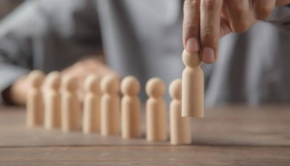 茅台新帅陈华：从能源行业跨界白酒，从技术员到董事长