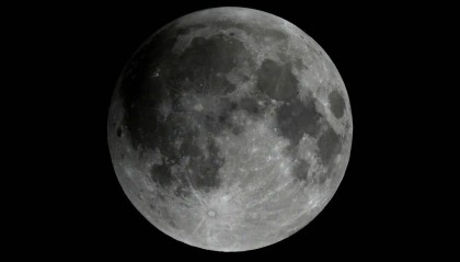 “红月亮”凌晨现身，震撼月全食天象来了：高清大图记录月亮“变脸”全过程