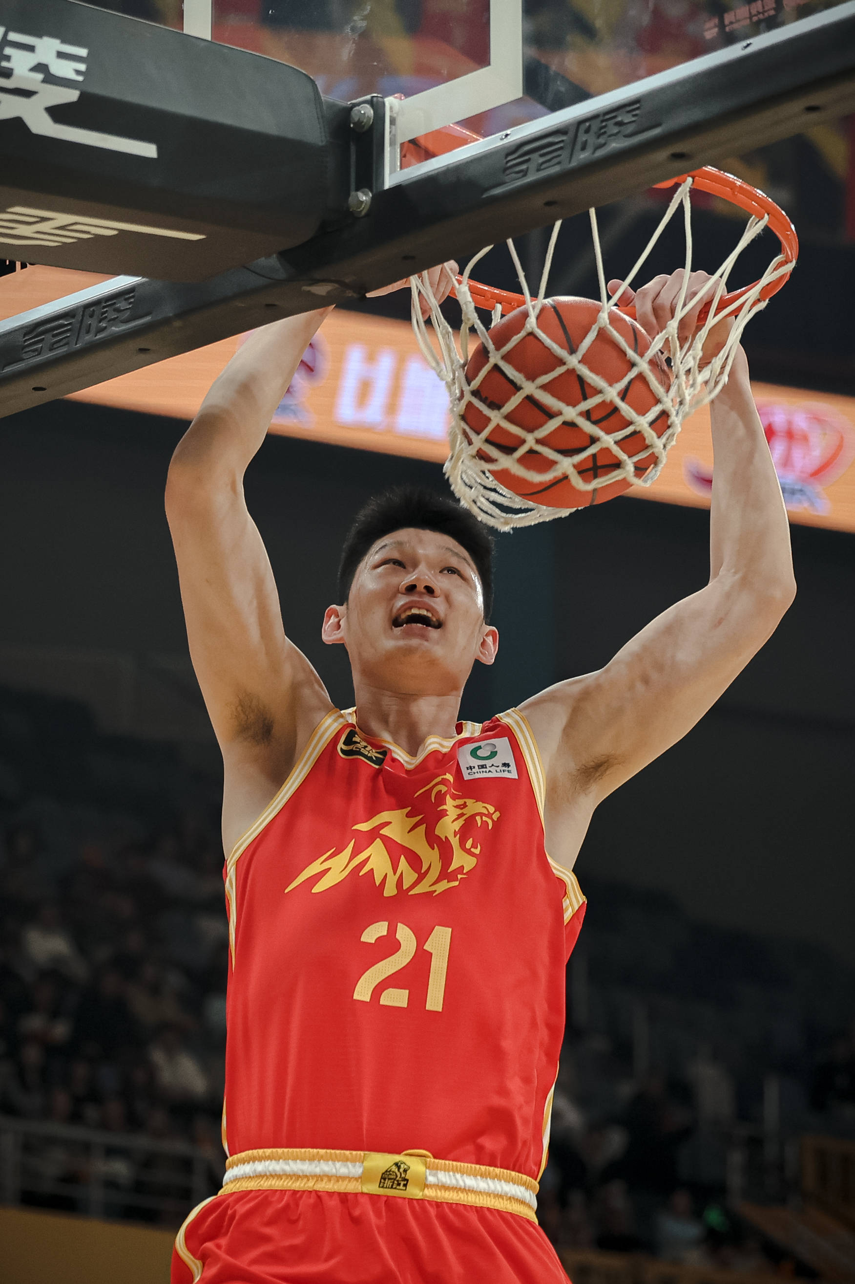 胡金秋21+11布朗砍34分 广厦双杀浙江迎12连胜