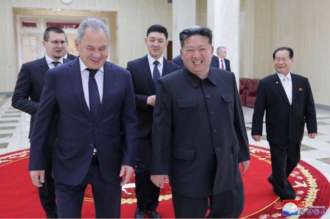 俄媒：绍伊古抵达朝鲜平壤 计划与金正恩再会面