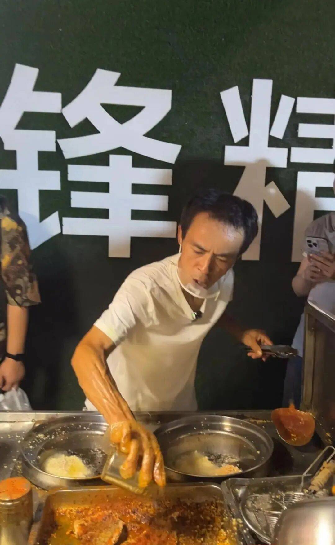 景德镇“鸡排主理人”爆火,当地回应:会有一揽子计划