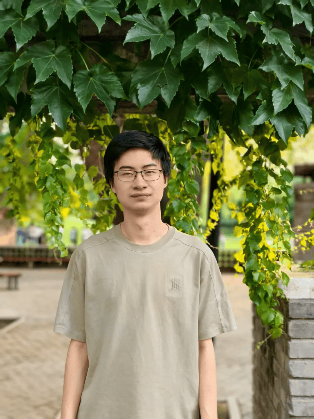 “领证照”曝光,全网沸腾!本人最新回应