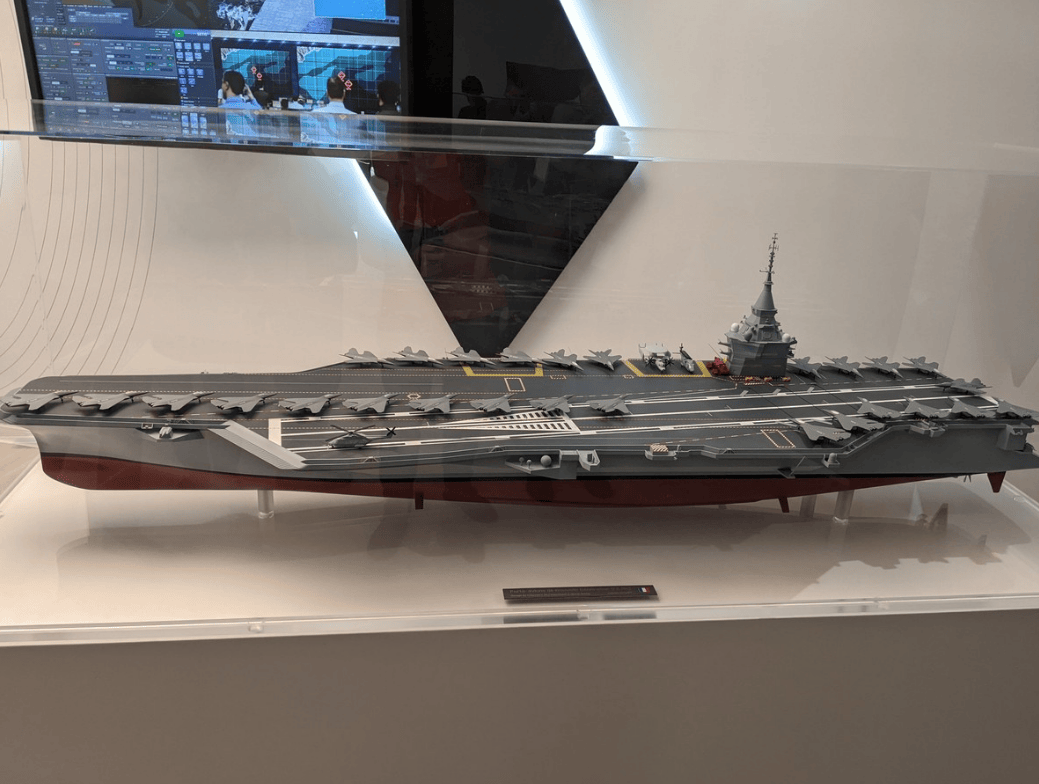 学福建舰上电磁弹射!法国7万吨新航母,注定又要被美国坑一把