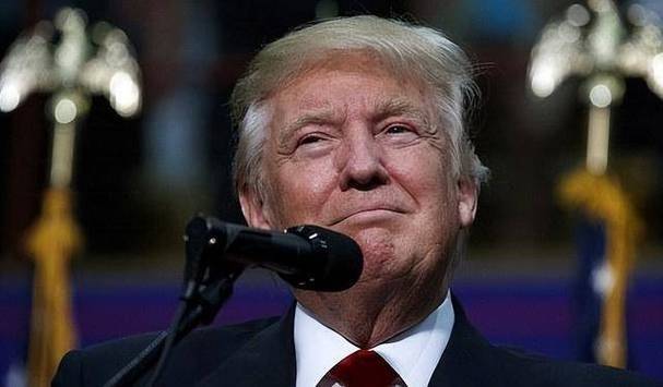 攻守移位了!眼见特朗普出尽“烂牌”,背后大佬坐不住了,下定决心亲自出马向中方交底