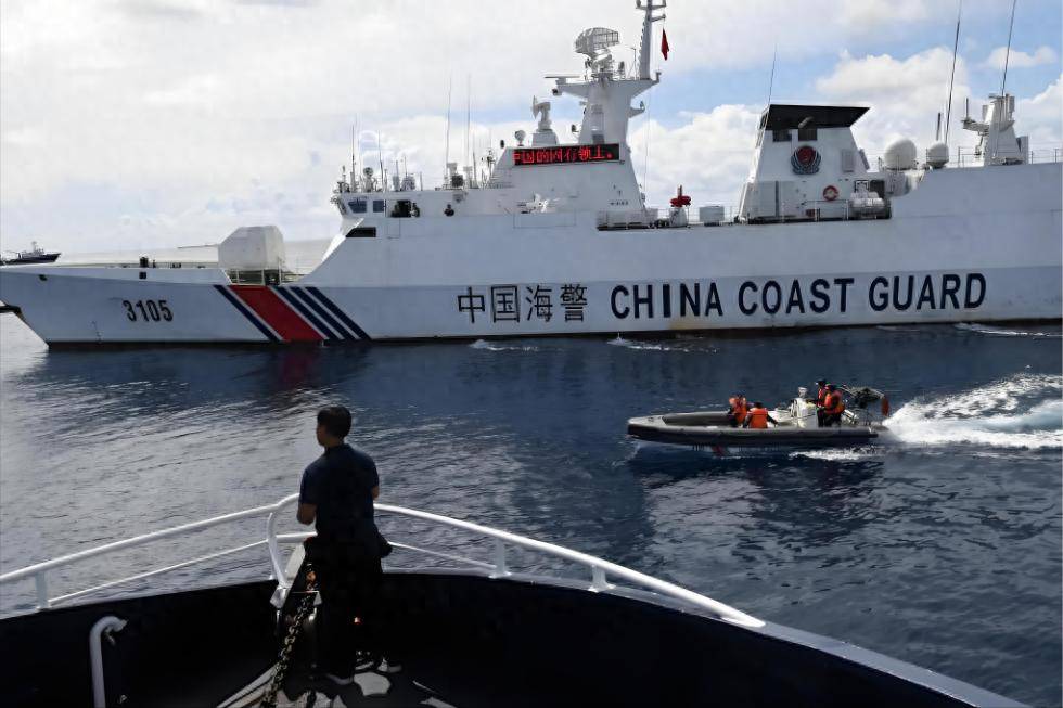 绝不让日本登岛，日方发现，4艘中国海警船出动，携载机关炮进钓鱼岛！